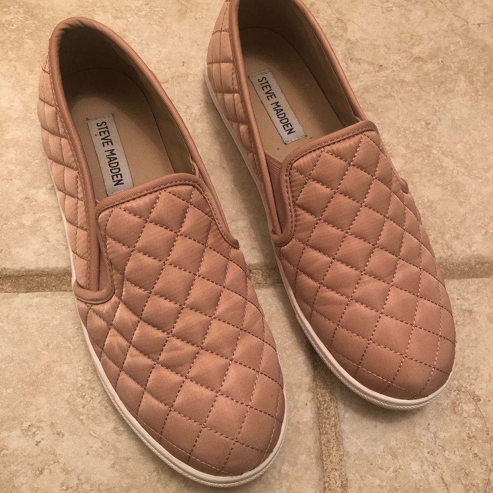 steve madden pink quilted slip-ons